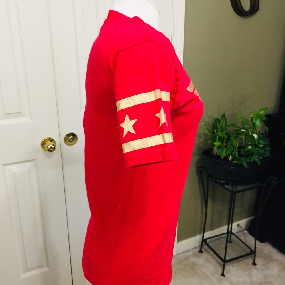 Wonder Woman Red Tee Size M - Picture 3 of 7